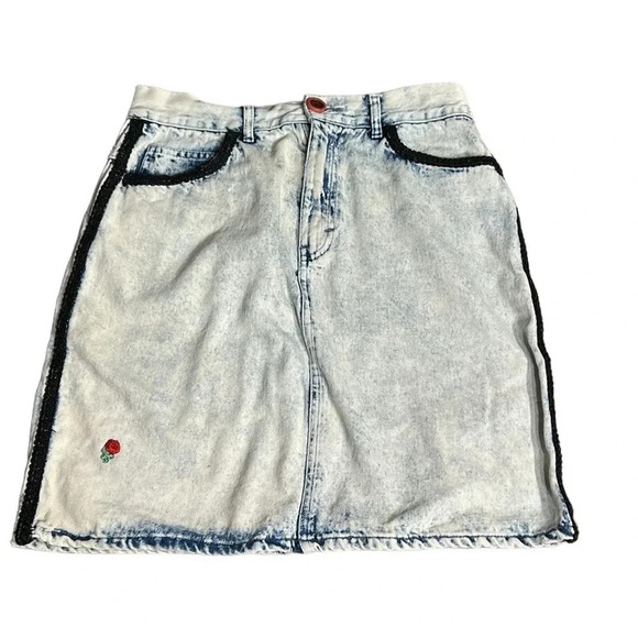 Vintage mini Jean skirt,women size 29?Acid wash, embroidered,patch,retro,boho - Picture 1 of 13